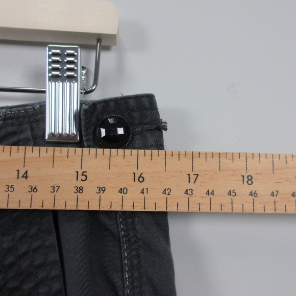 Cache Y2K Baggy Floral Embellished Capris Women 8 Gray Cotton Crop Low Rise 528 - Picture 10 of 13